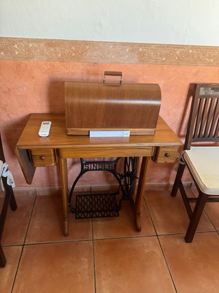 Máquina de coser Singer antigua