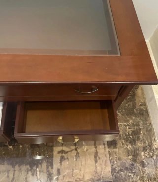 Mesa de centro madera y cristal de H Artesanos