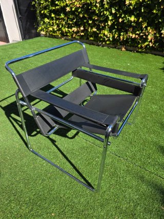 Sillón Wassily Cuero Negro