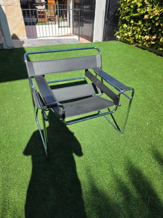 Sillón Wassily Cuero Negro