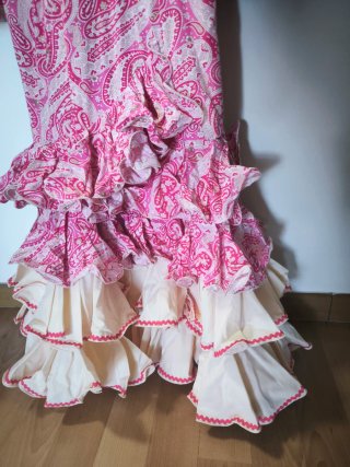 Traje Flamenca Rosa y Beige