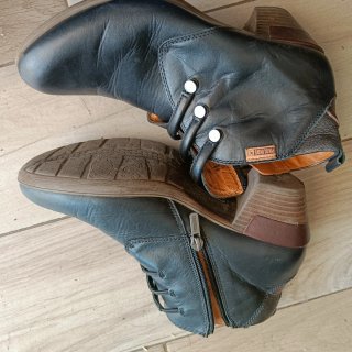 Botines Pikolinos Negros y Marrones