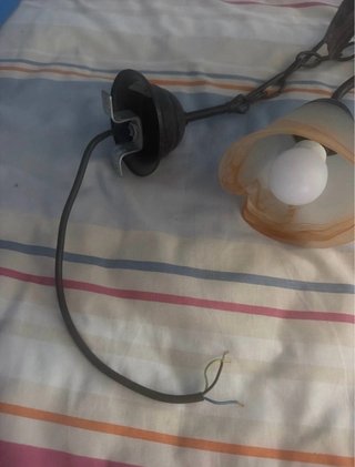 Lámpara de vidrio con hojas