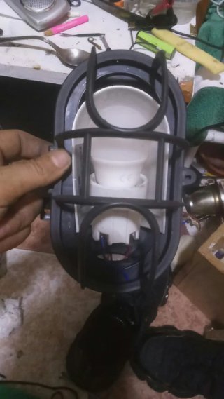 Lámpara de exterior ovalada FUNCIONA PERFECTAMENTE