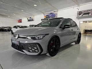 Volkswagen Golf 2025