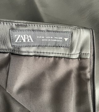 Falda efecto piel Zara Talla M