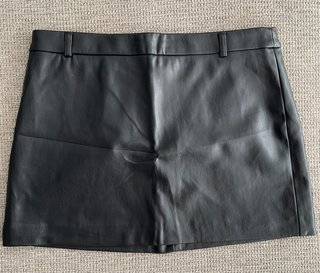 Falda efecto piel Zara Talla M