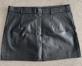 Falda efecto piel Zara Talla M