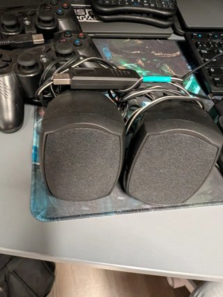 Kit periféricos: mandos, teclado + ratón, altavoz