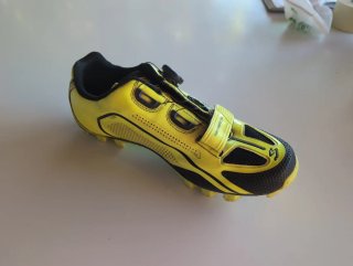 Zapatillas Ciclismo Spiuk Altus y pedales.
