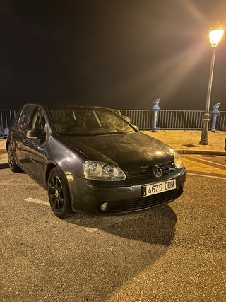 Volkswagen Golf 2004