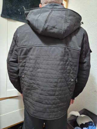 Chaqueta de moto con protecciones