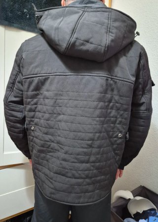 Chaqueta de moto con protecciones
