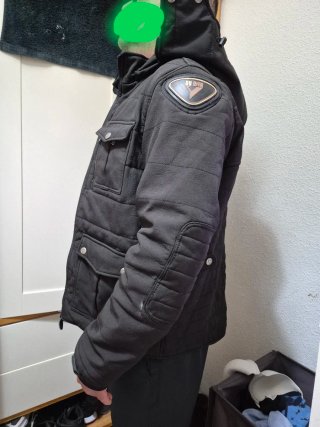 Chaqueta de moto con protecciones