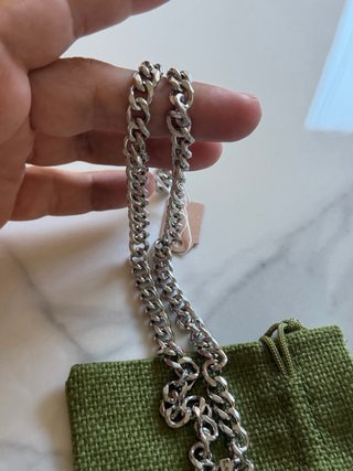 Collana con ciondolo blu