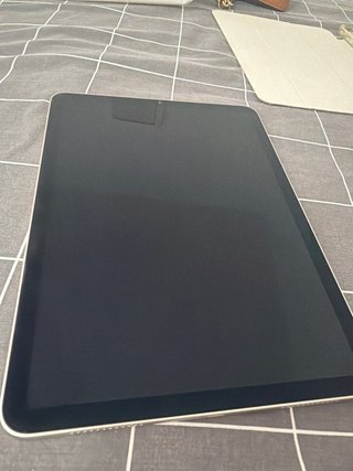 iPad Air 5 (M1) 64GB Wi-Fi — Como nuevo