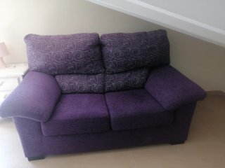 Sofá 2 plazas morado