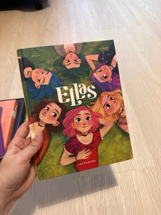 Lotes de libros y novelas gráficas juveniles