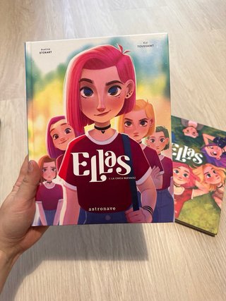 Lotes de libros y novelas gráficas juveniles