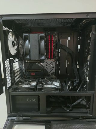 PC Gaming Alto Rendimiento Lian Li Aorus