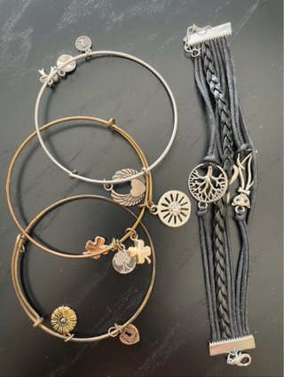 Lote Pulseras Charms Dorado y Plateado