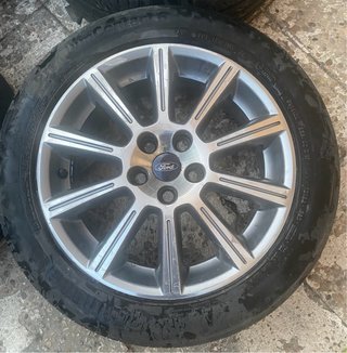 Llantas Ford 17 Originales con Neumáticos