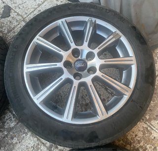 Llantas Ford 17 Originales con Neumáticos