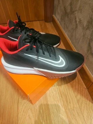 Nike Deportivas Negras y Rojas