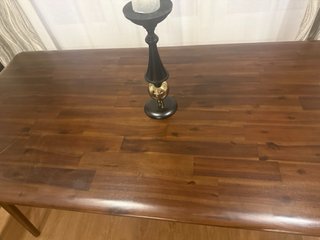 Mesa de comedor de madera de El Corte Inglés