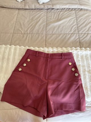 Shorts Zara altos color coral con botones