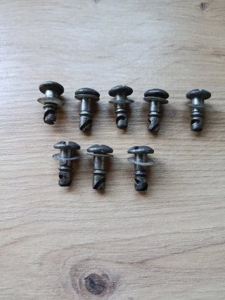 Tornillos media vuelta carenado VFR750