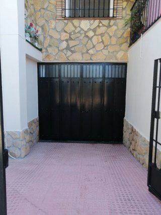 Puerta Garaje Hierro 4 Hojas 2.76x2.47