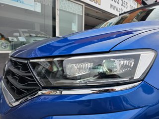 Volkswagen T-Roc SPORT 1.5 TSI DSG Techo, cuero...
