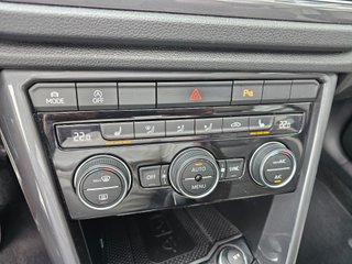 Volkswagen T-Roc SPORT 1.5 TSI DSG Techo, cuero...