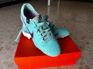 Nike Tiempo Talla 41 Turquesa y Morado