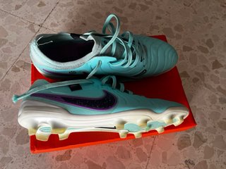 Nike Tiempo Talla 41 Turquesa y Morado