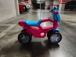 Moto correpasillos infantil Molto rosa y azul