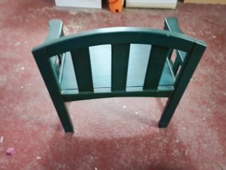 Banco de madera verde azulado