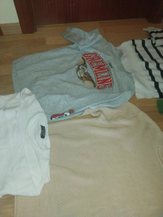 Set di 4 maglioni + una felpa