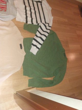 Set di 4 maglioni + una felpa