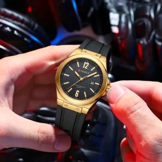 Reloj Curren Hombre Negro y Dorado