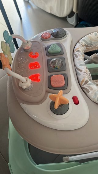 Andador para bebés acolchado con actividades