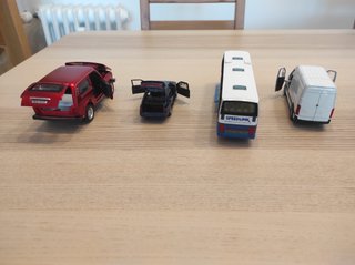 4 Maquetas de Coches de Juguete