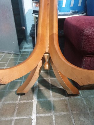 Pata central de mesa de madera