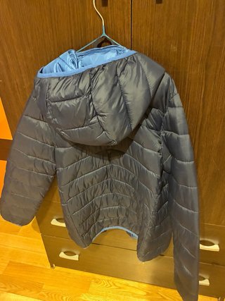 Due giacche verdi e blu in vendita