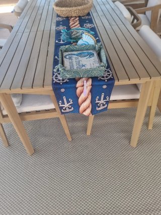 Mesa de jardín de madera sin tela