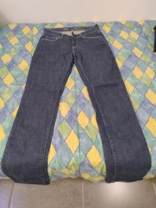 Pantalón Levis Demi Curve Talle 25