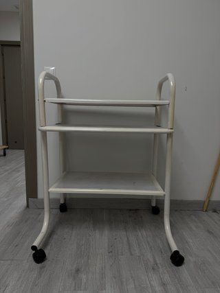 Mueble organizador de metal con cajonera extraíble