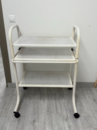 Mueble organizador de metal con cajonera extraíble