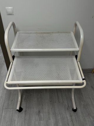 Mueble organizador de metal con cajonera extraíble
